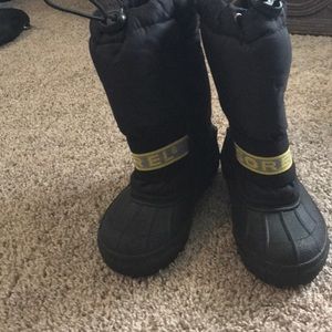 Boys sorel snow boots